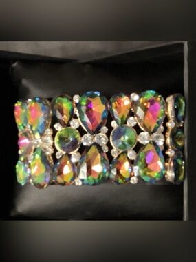Iridescent Multicolor Crystal Stretch Bracelet for Women